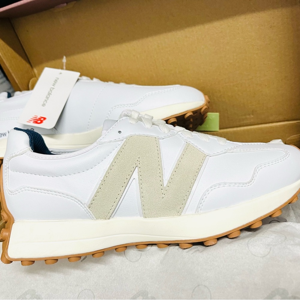 New Balance 327 Golf & Casual LEATHER Women's Sneakers Shoes White Tan size 9 - Picture 6 of 15